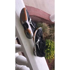 Volleyball shoes, in great condition.
